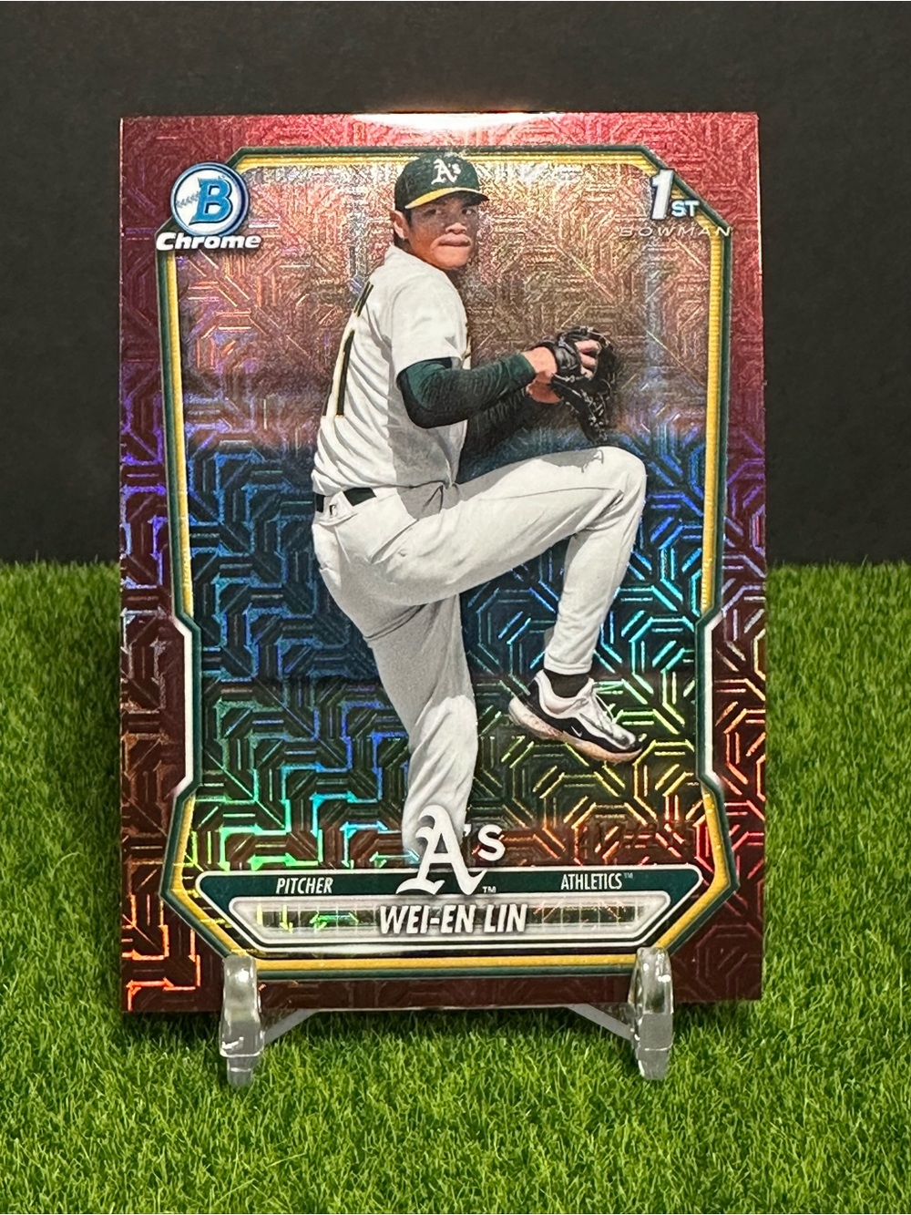 2026 Bowman Chrome 1st Athletics Prospect Wei-En Lin Burgundy Mojo Refractor